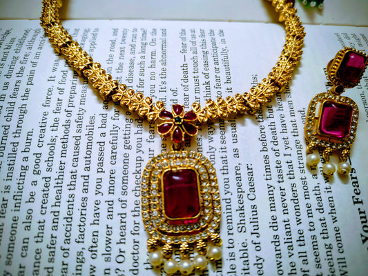 Beautiful and Classic Jewellery set