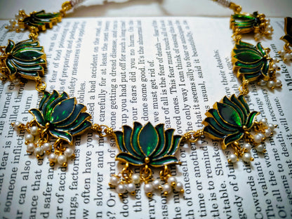 Beautiful and Classic Jewellery set