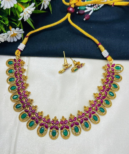 Beautiful and Classic Jewellery set