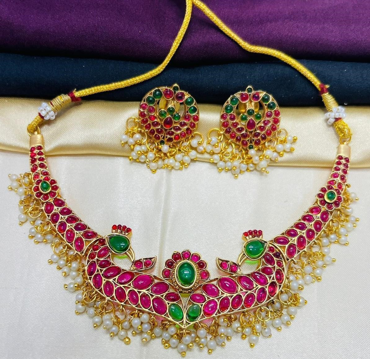 Beautiful and Classic Jewellery set