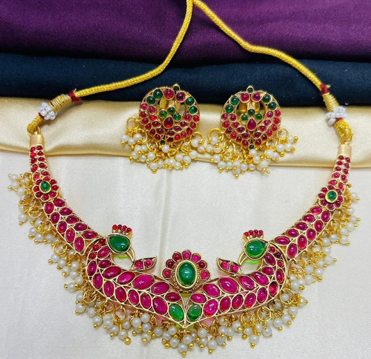 Beautiful and Classic Jewellery set